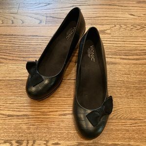 Vionic Black Wedge Heels